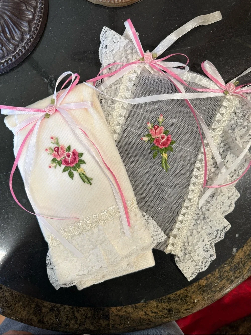 💐 Hand Crafted Floral Hand Towel with Matching Toilet Paper Sachet 💐
